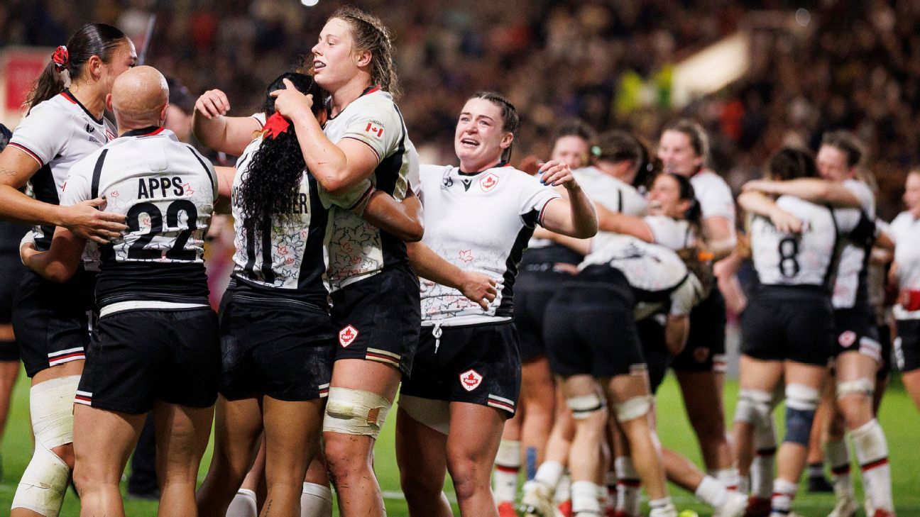 Canadá celebra su victoria en la semifinal de la Copa Mundial de Rugby 2025 contra Nueva Zelanda en Ashton Gate.
