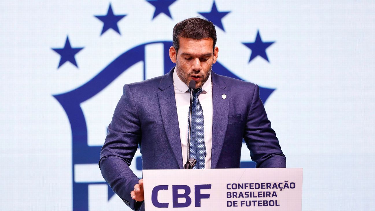 Presidente da CBF promete profissionalização da arbitragem e é sincero sobre polêmicas: 'Quando há erro que favorece, ninguém fala'