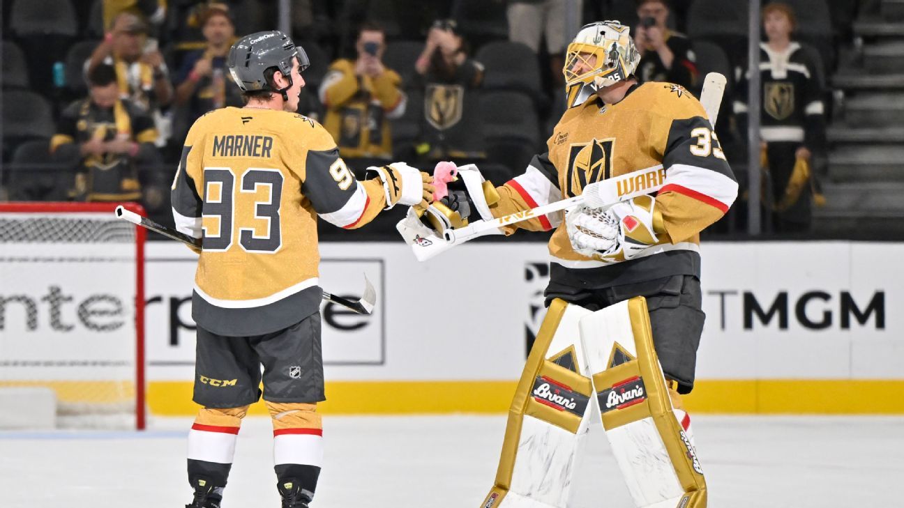 Mitch Marner con los Golden Knights