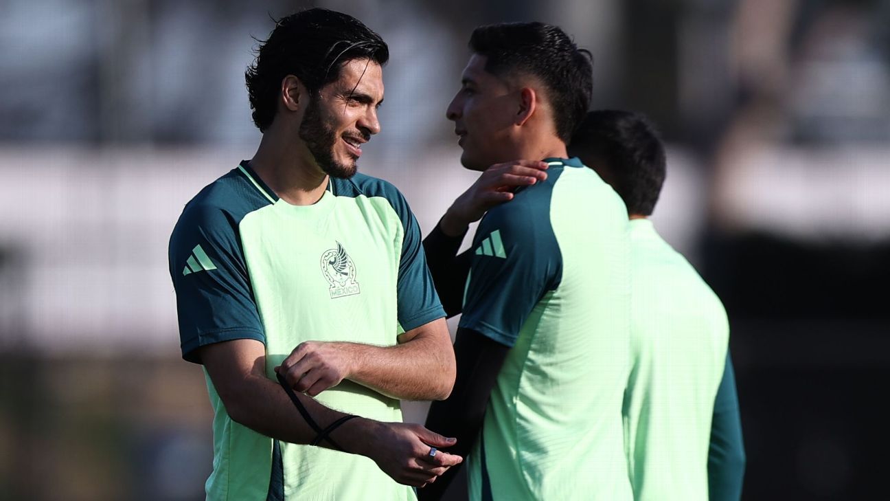 Raúl Jiménez y Edson Álvarez se perderán los amistosos de México en octubre.