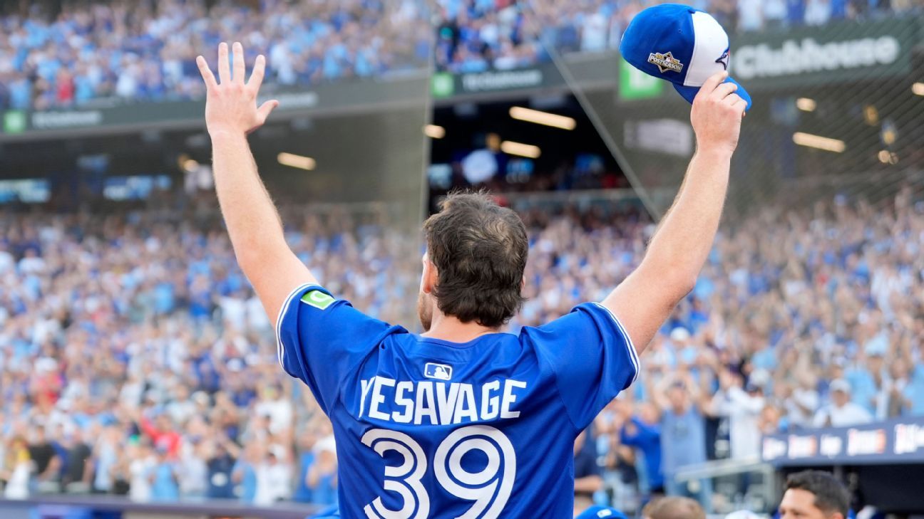 Yesavage fans 11 in playoff debut, Blue Jays roll