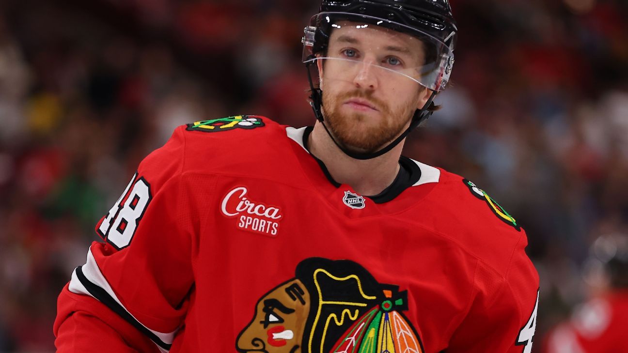 Grzelcyk, 31, nets one-year deal from Blackhawks