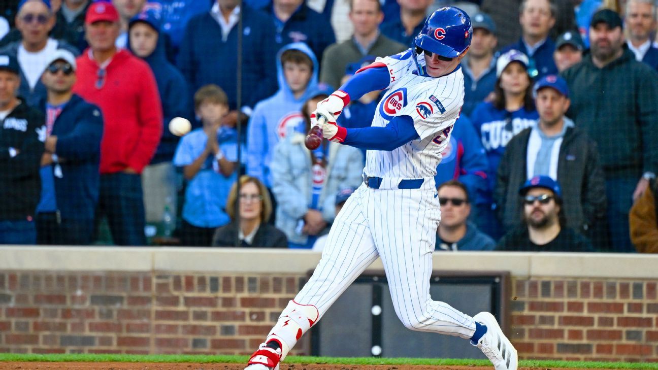 Cubs use 4-run 1st inning to keep season alive
