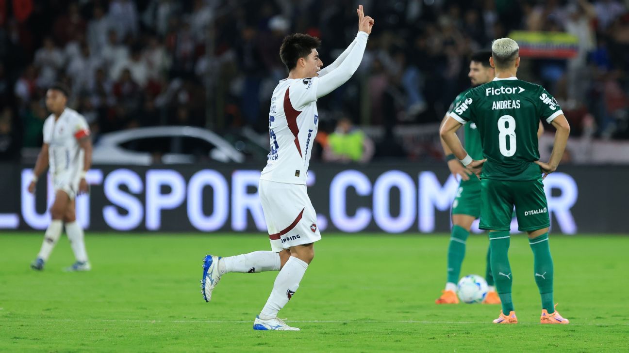 Palmeiras tem 'noite de terror' em Quito, leva 3 a 0 da LDU e vai precisar de reação 'milagrosa' para ir à final da Libertadores