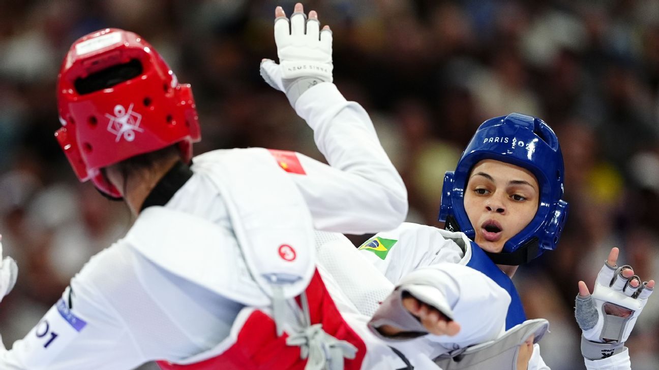 Brasileira Maria Clara Pacheco bate campeã olímpica e conquista ouro no Mundial de taekwondo