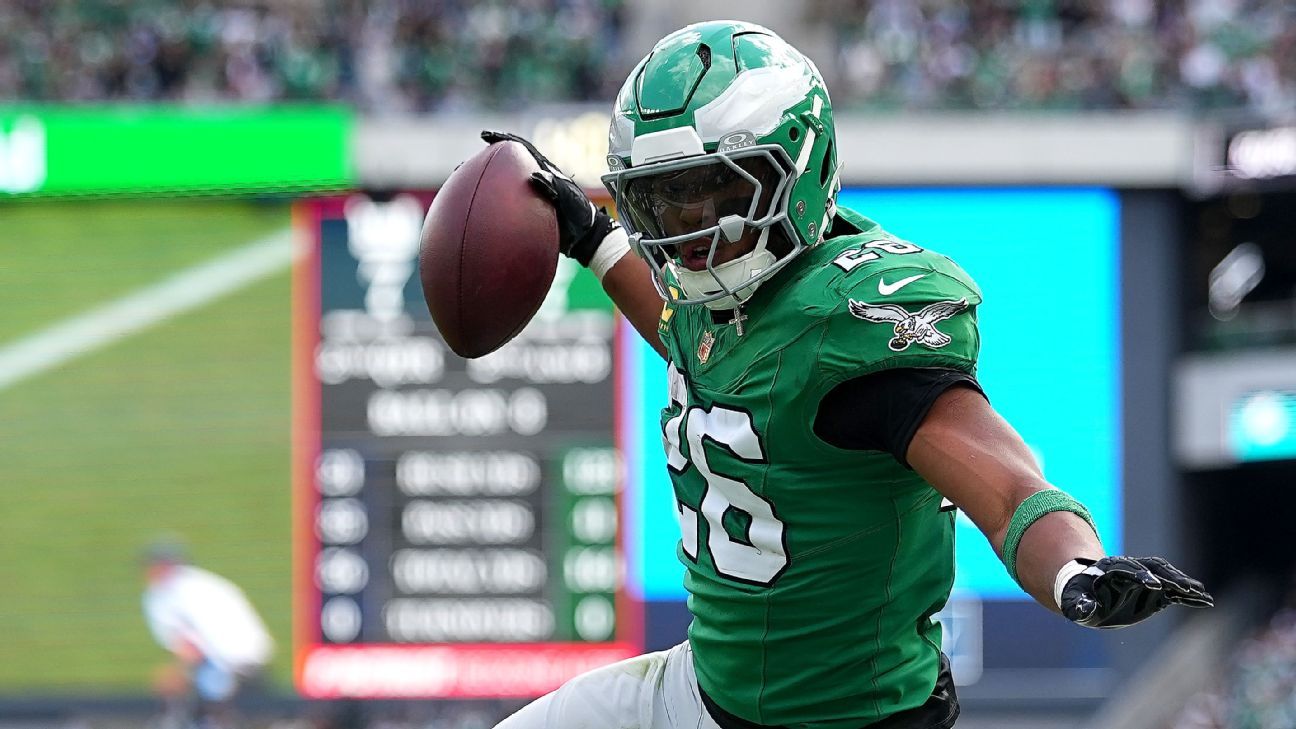 Eagles' Barkley 'finally' breaks out with 150 yards