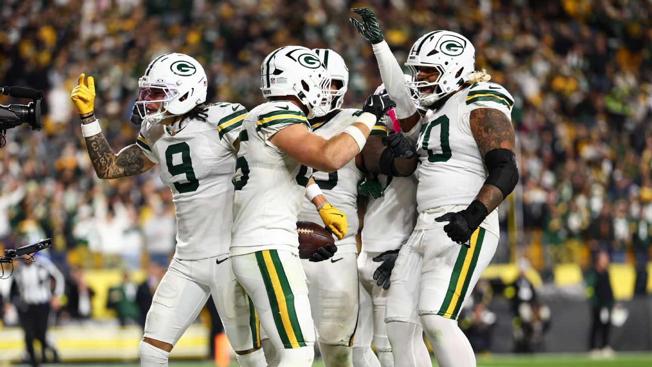 Top moments, highlights as Packers defeat Steelers, Aaron Rodgers