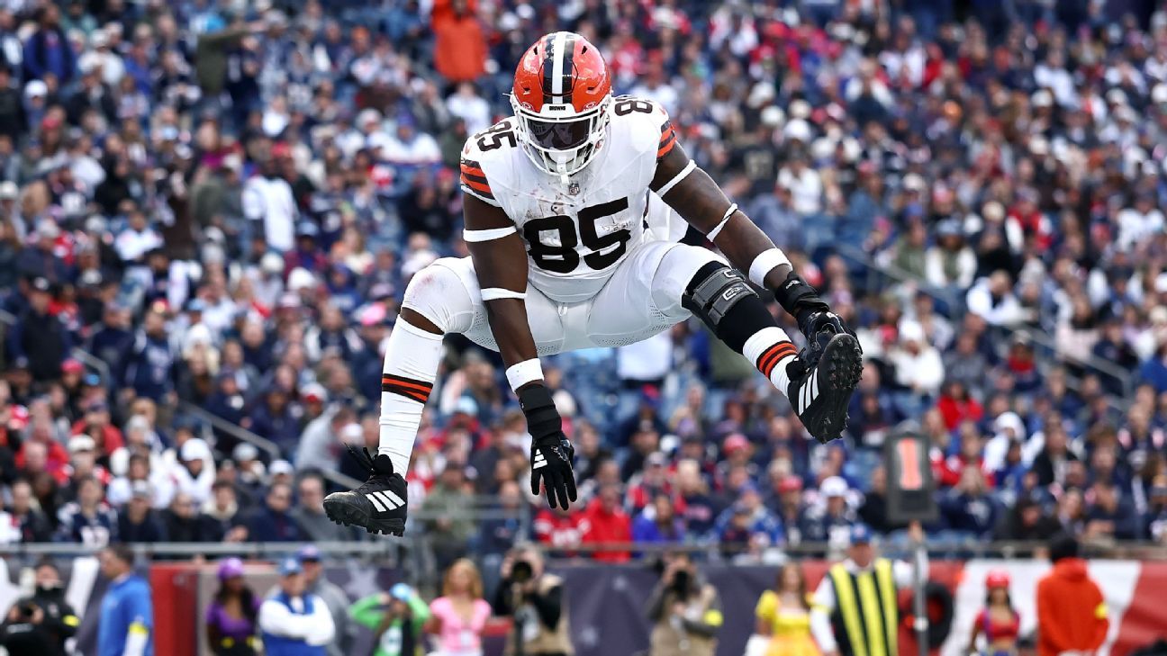 Chargers, TE David Njoku Agree to One-Year Deal