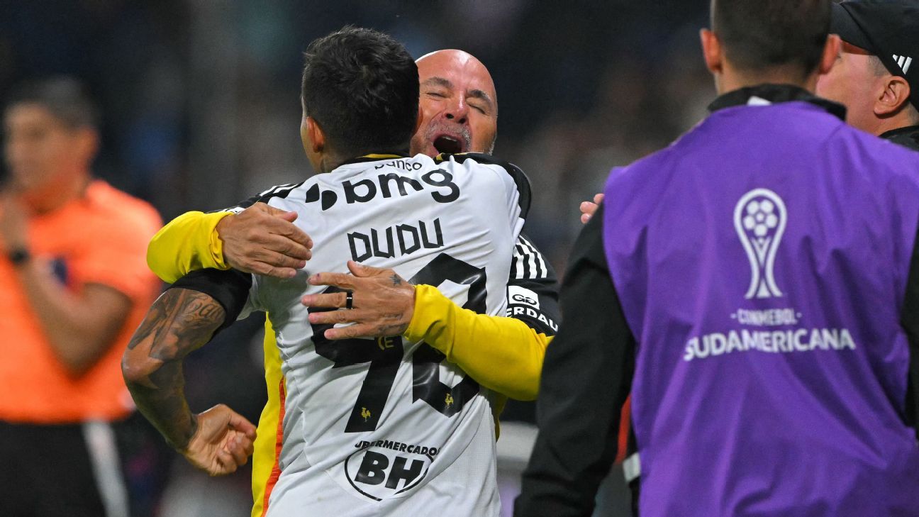 Dudu diz como Sampaoli 'mudou sua vida' no Atlético-MG após 2025 turbulento: 'Foi um ano muito difícil'