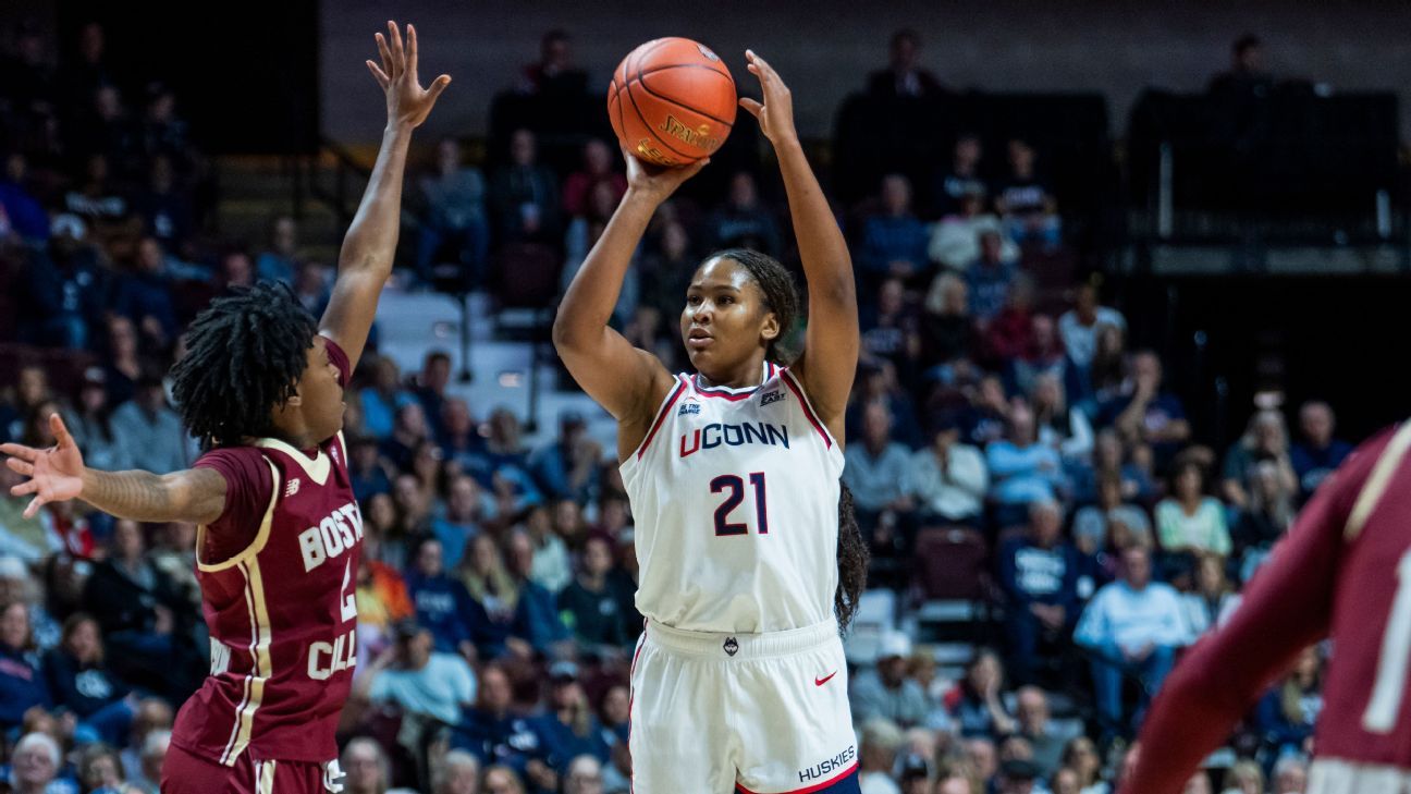 Women's college basketball betting: Will anyone stop UConn and Sarah Strong in 2026?