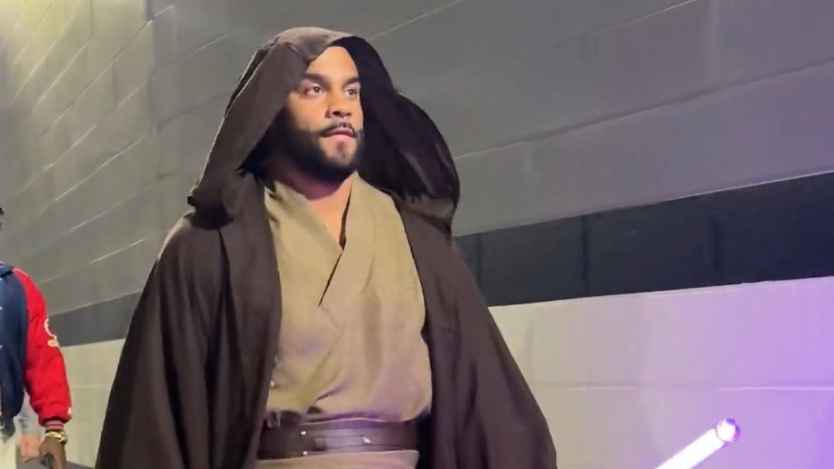 NFL Week 9: Players Dress to Impress for Halloween