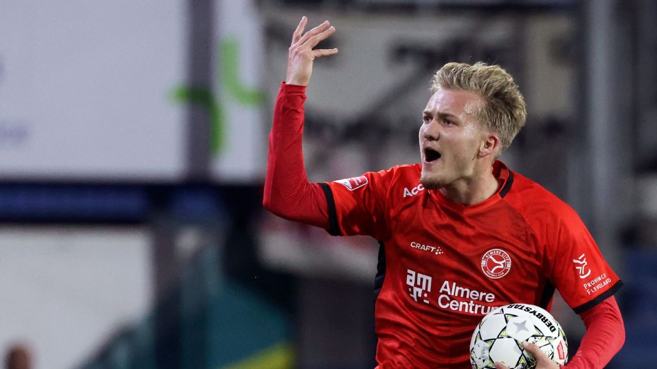 Almere-trainer Rijsdijk na derde zege op rij: 