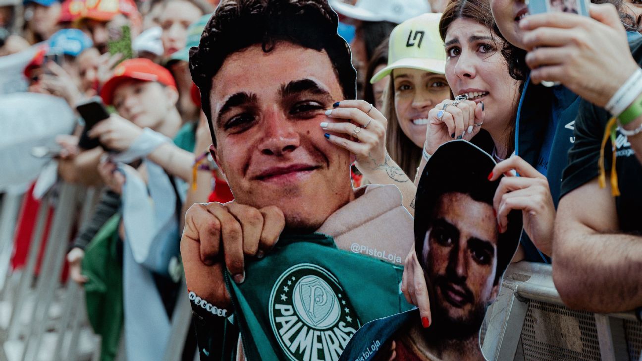Lando Norris comemora vitória do Palmeiras contra o Santos e ouve vaias antes do GP de São Paulo