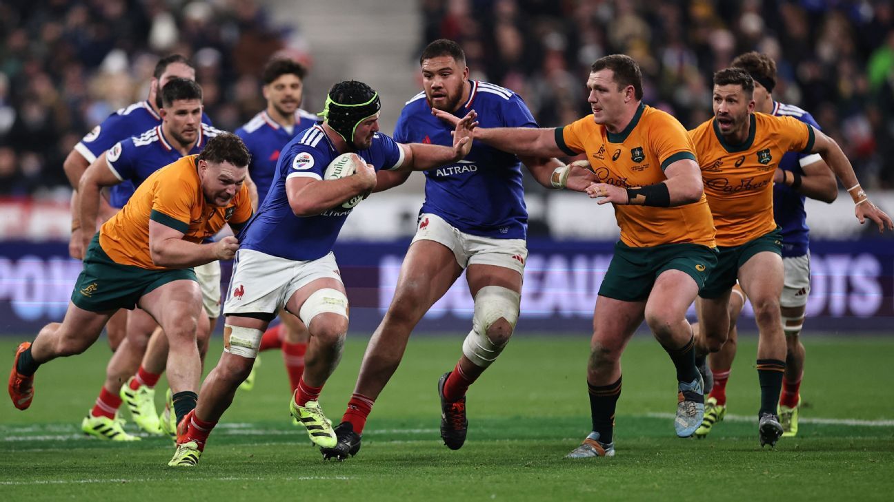 RA boss backs in Schmidt despite historic lows