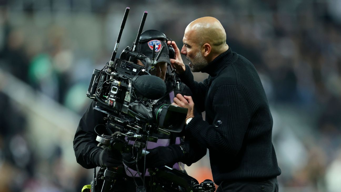 Pep Guardiola confrontó a un camarógrafo después de la derrota del City ante el Newcastle.