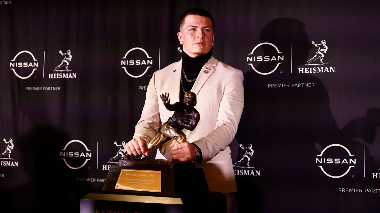 Diego Pavia's turtleneck and chains headline Heisman Trophy finalist fashion