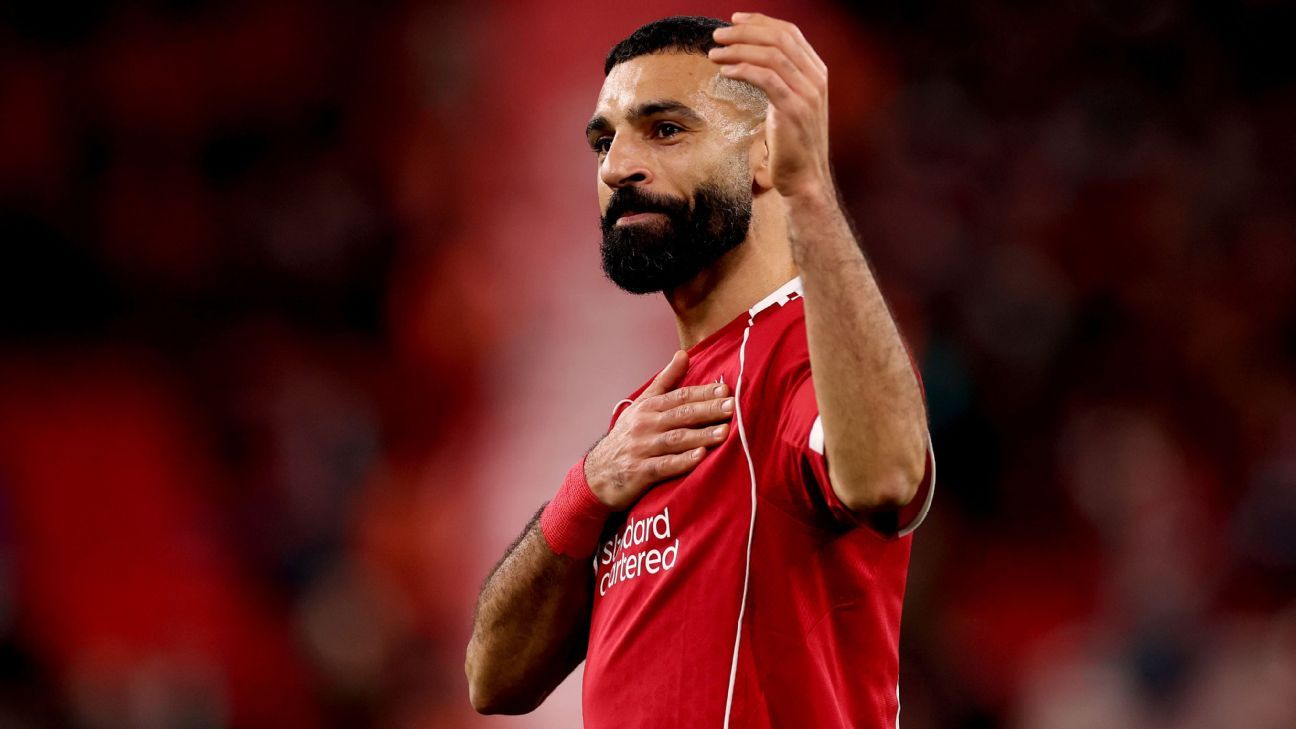 Carragher: Legend Salah should stay at Liverpool