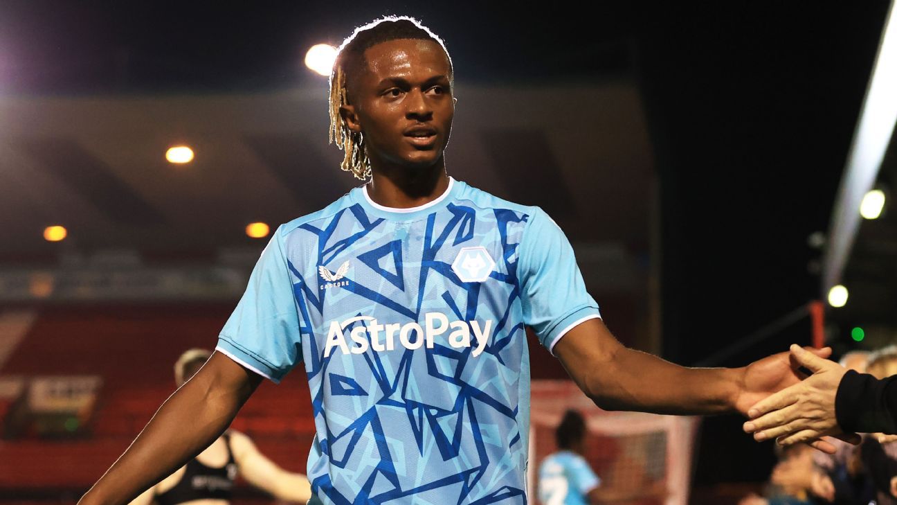 Macclesfield's Ethan McLeod, 21, dies in car crash