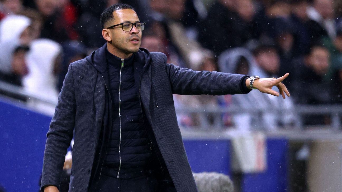 Chelsea names Rosenior coach on 5+-year deal
