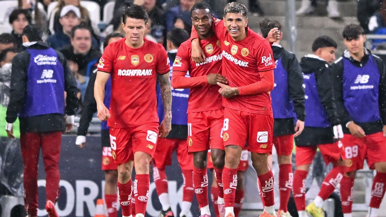 Which teams can stop a Toluca three-peat?