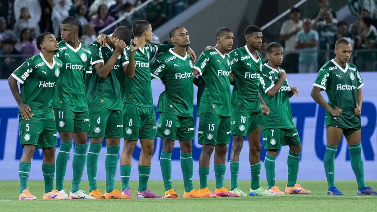 Após eliminação na Copinha, diretor do Palmeiras dispara: 