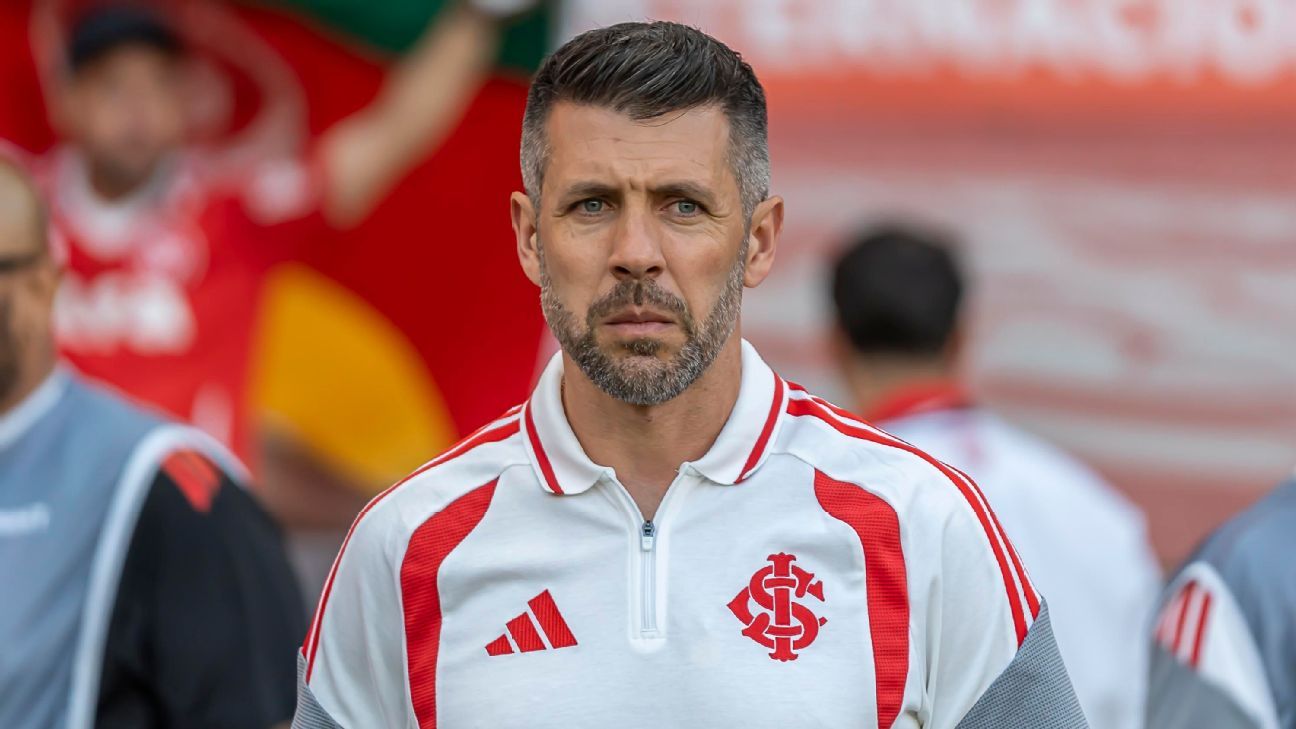 Internacional anuncia saída do técnico Paulo Pezzolano após derrota para o São Paulo