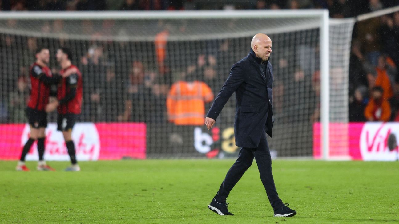 Slot wouldn't have 'a leg to stand on' if Liverpool don't qualify for Champions League - Carragher