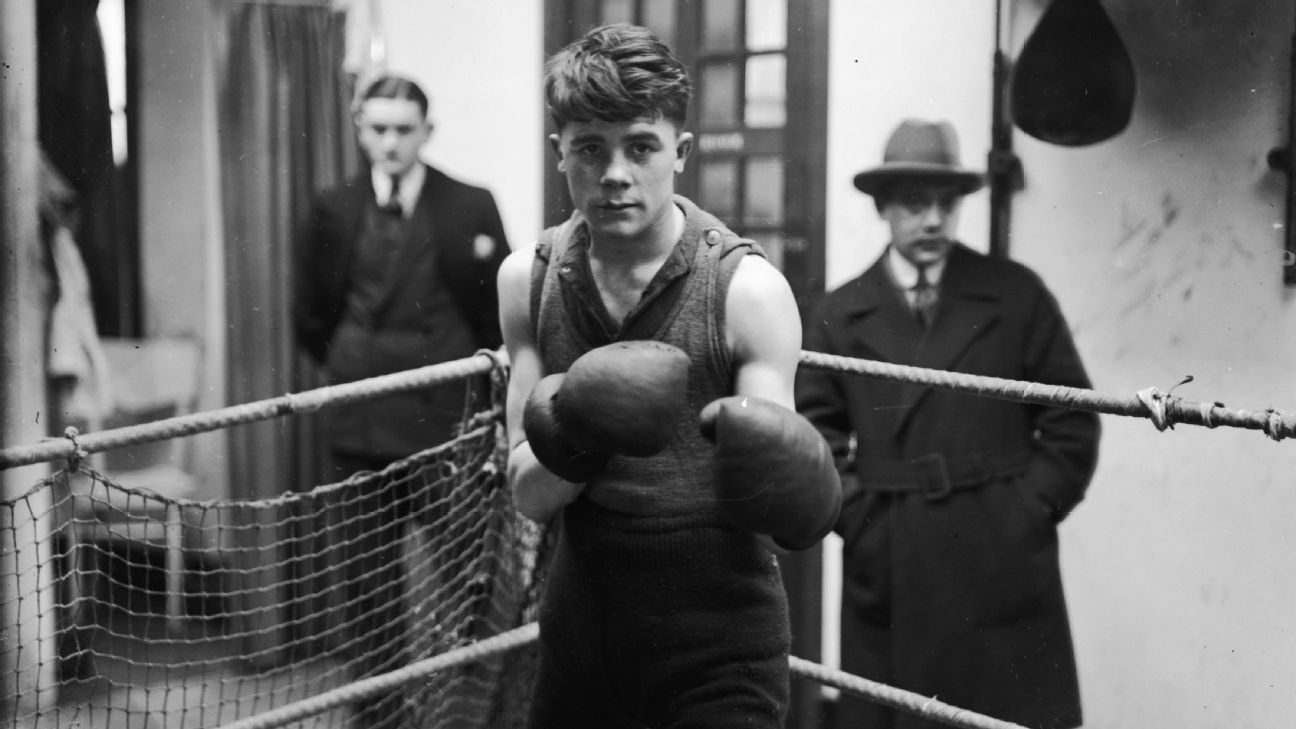 Statue of British boxing record-setter stolen from a park - ESPN