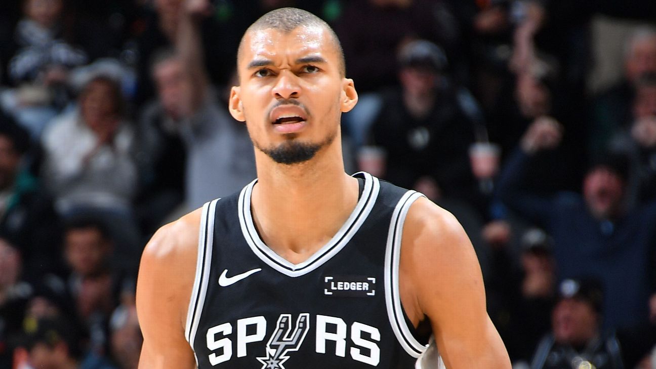 Wemby's minutes restriction, KAT's new offensive role, and more