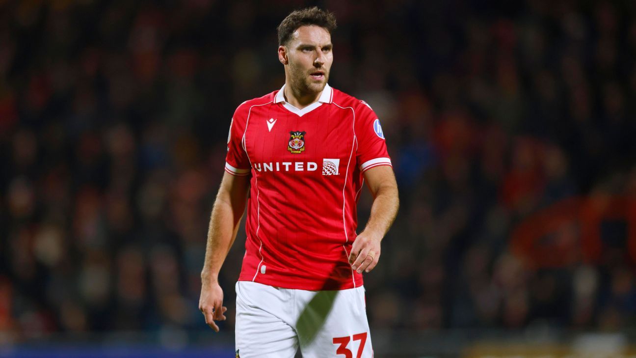 Wrexham suffer double injury blow in loss to Millwall
