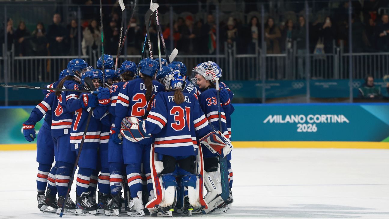 U.S. women's hockey routs Italy, into semifinals