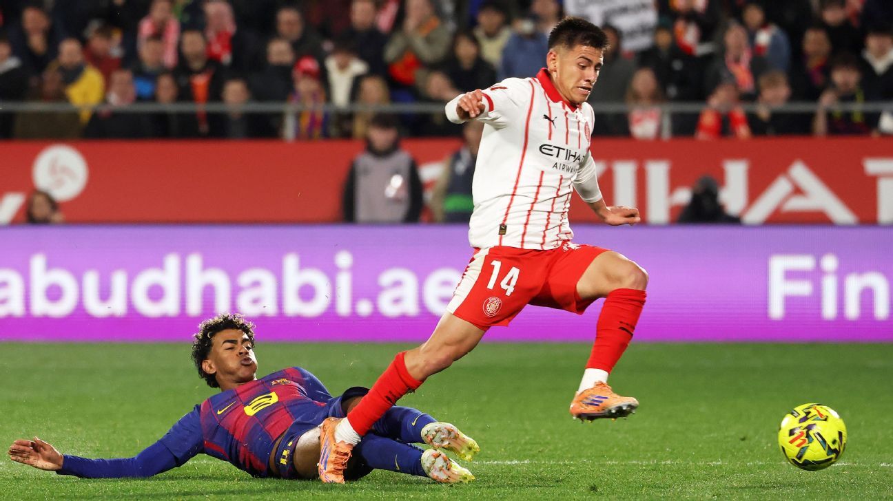 City's Echeverri helps down Barça after 'bad' loan