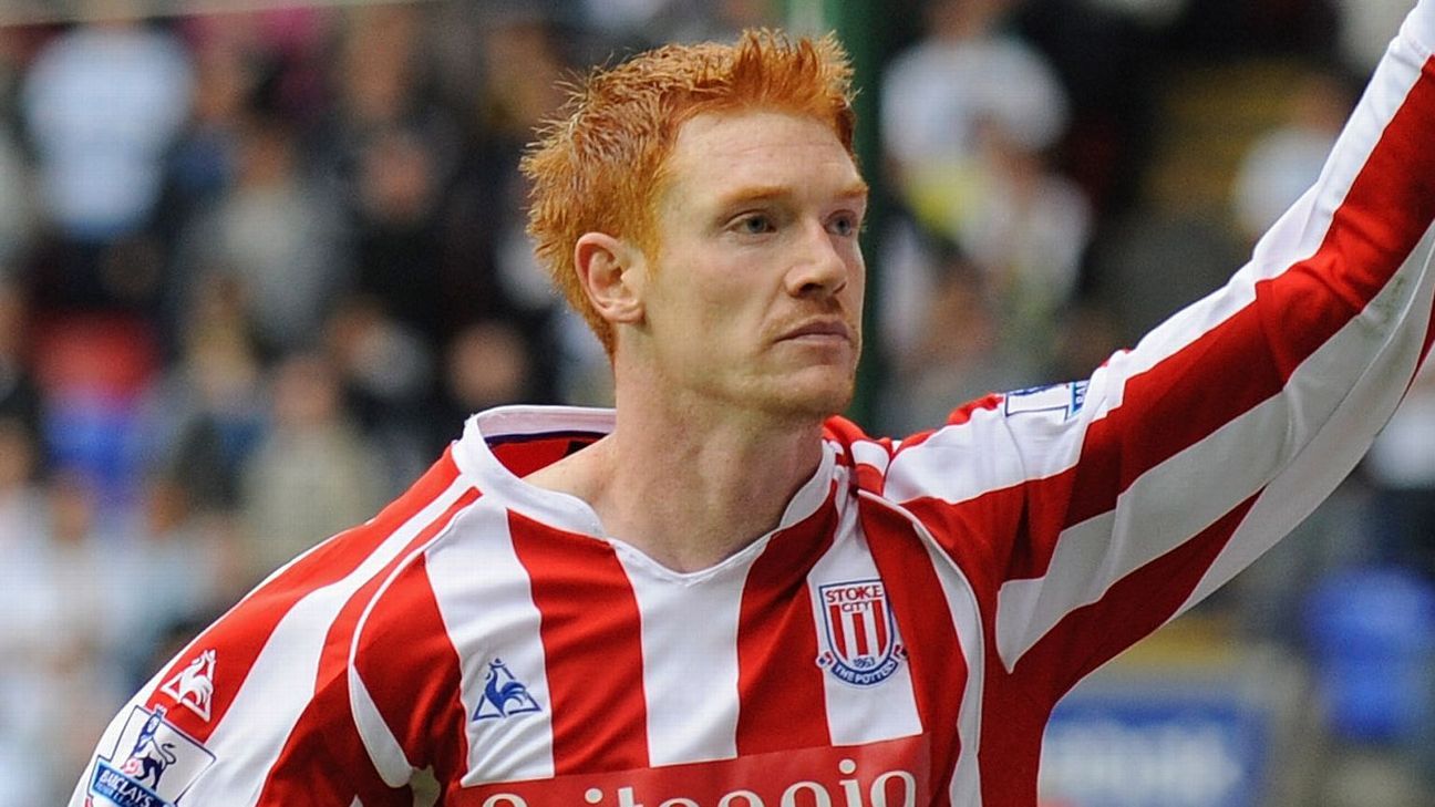 The Secret Footballer finally identifies himself