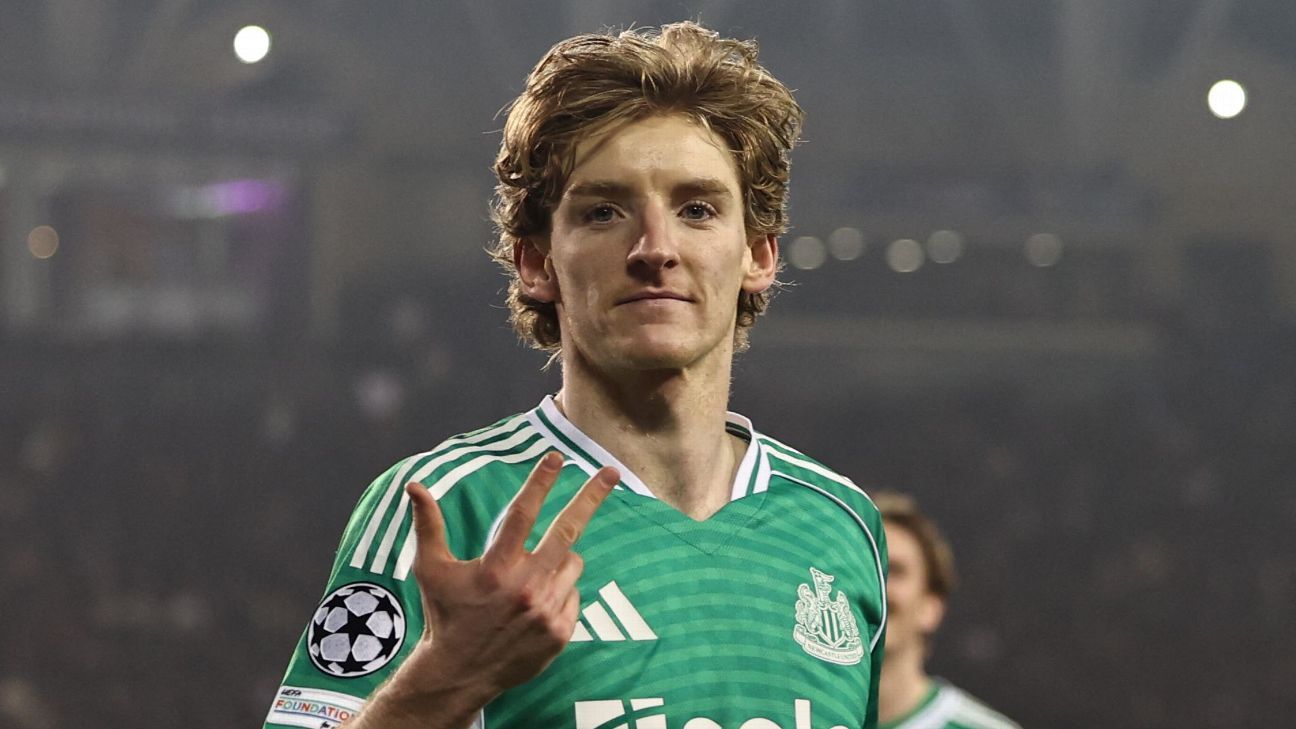 Anthony Gordon, do Newcastle, fez história na UCL com 4 gols no primeiro tempo