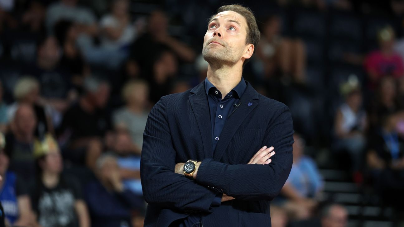 Coach Koponen calls time on Breakers Coach Koponen calls time on Breakers