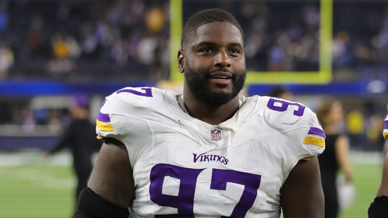 DT Hargrave stays in NFC North, joins Packers
