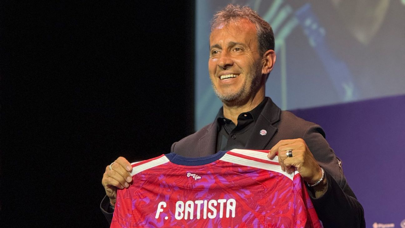 Debut de Bocha Batista con Costa Rica entra en incertidumbre mientras se reorganizan fogueos - ESPN