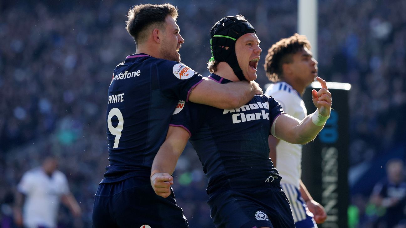 6N: Scotland score 7 tries to blow France away
