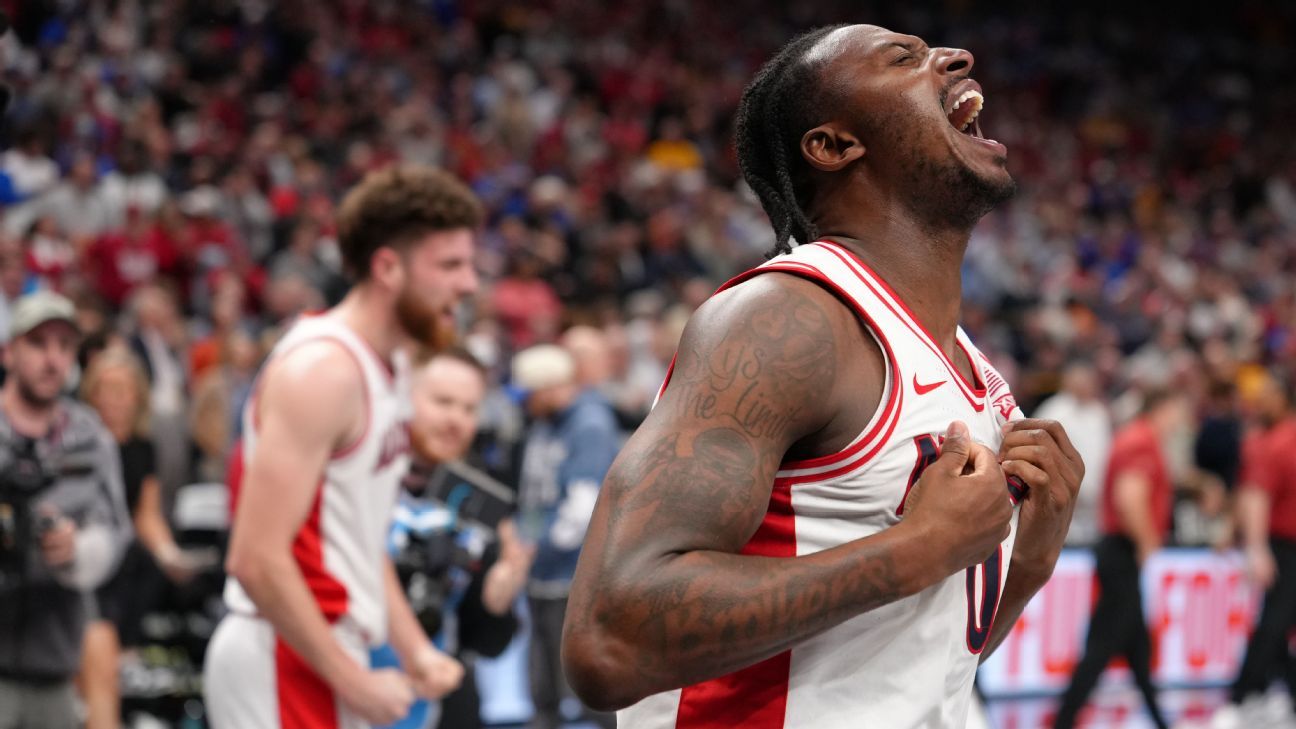 Bradley beats buzzer to put Arizona in Big 12 final