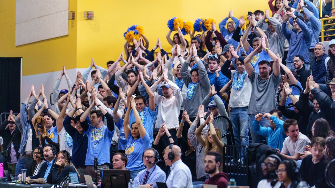 Welcome to 'The Reef': LIU's 'fins up' chant has turned a near-empty gym into March magic