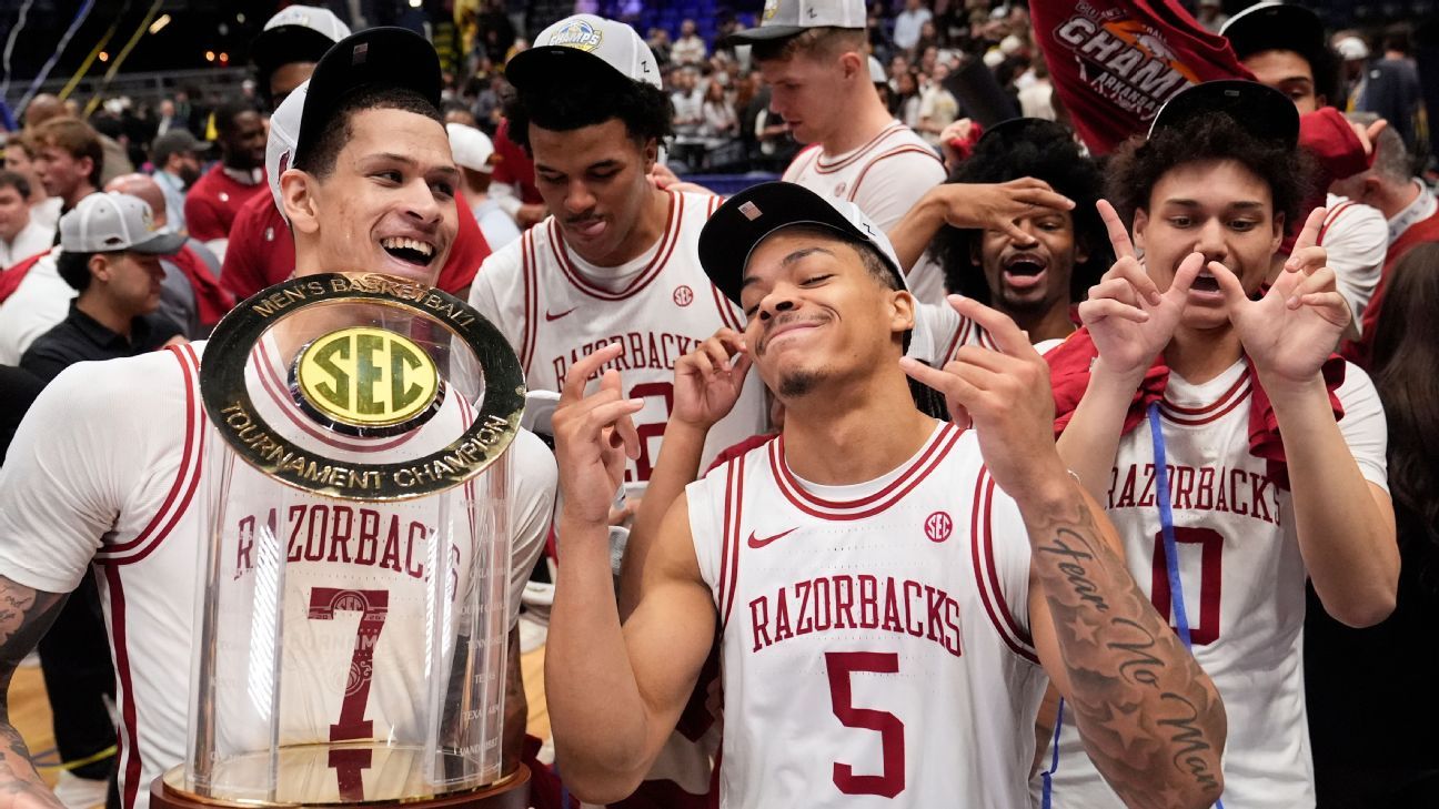 Acuff scores 30 as Calipari, Hogs roll to SEC title
