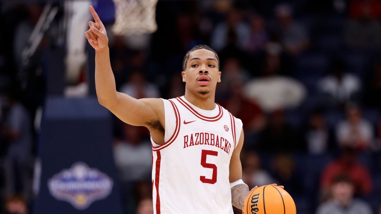 Arkansas' Acuff lands historic Reebok shoe deal