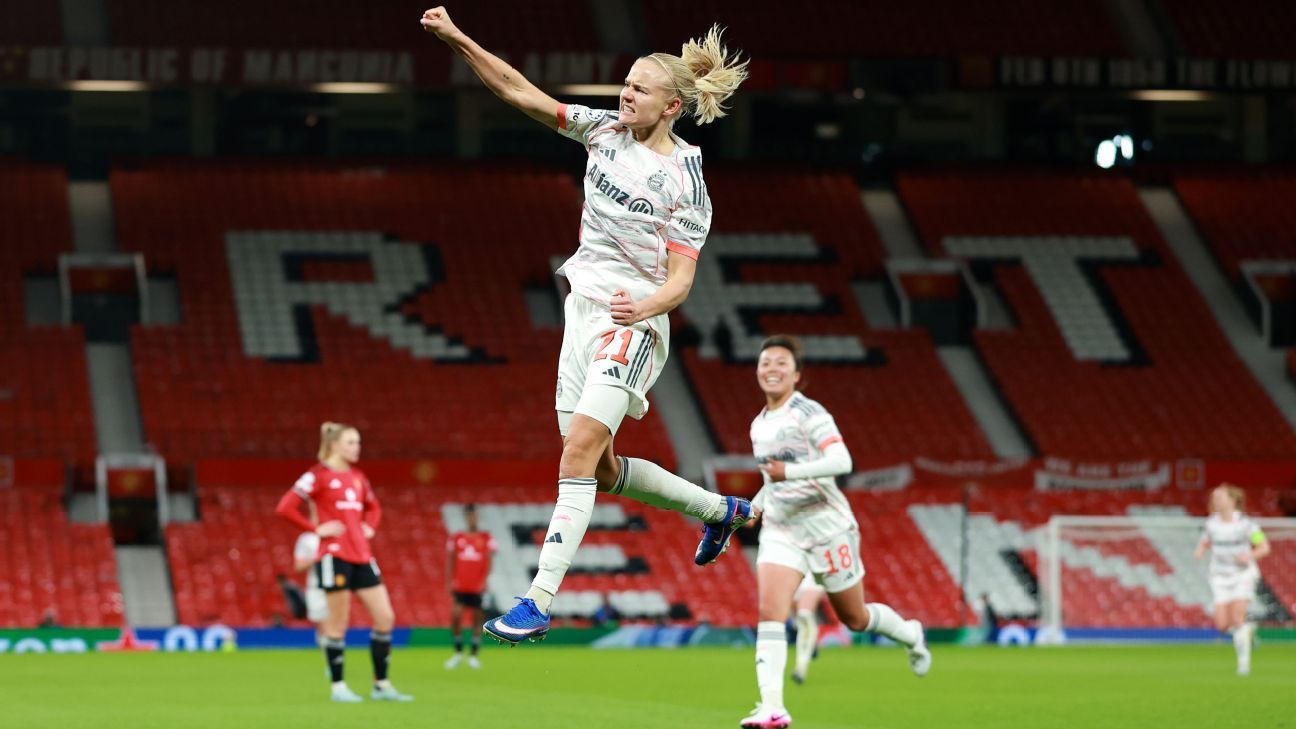 Bayern Munich vs Man Utd action