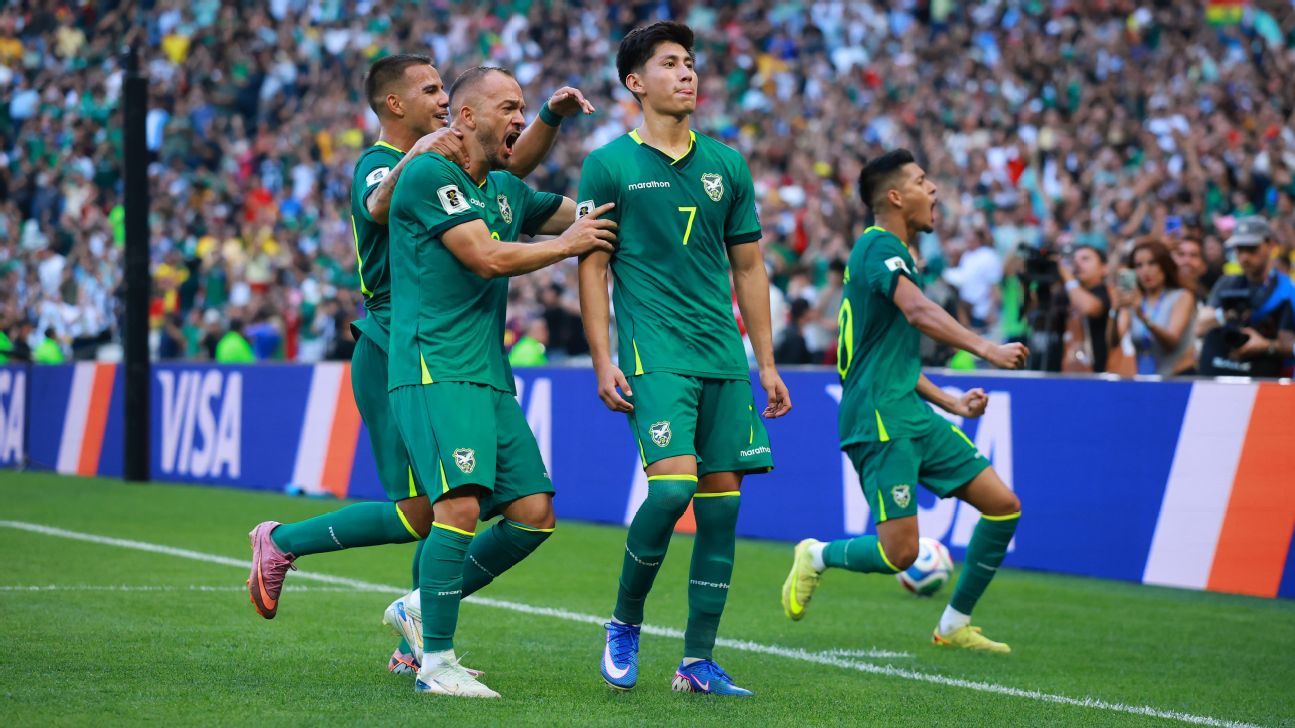 Atacante do Santos marca, Bolívia vira sobre Suriname e fica a um jogo da Copa do Mundo