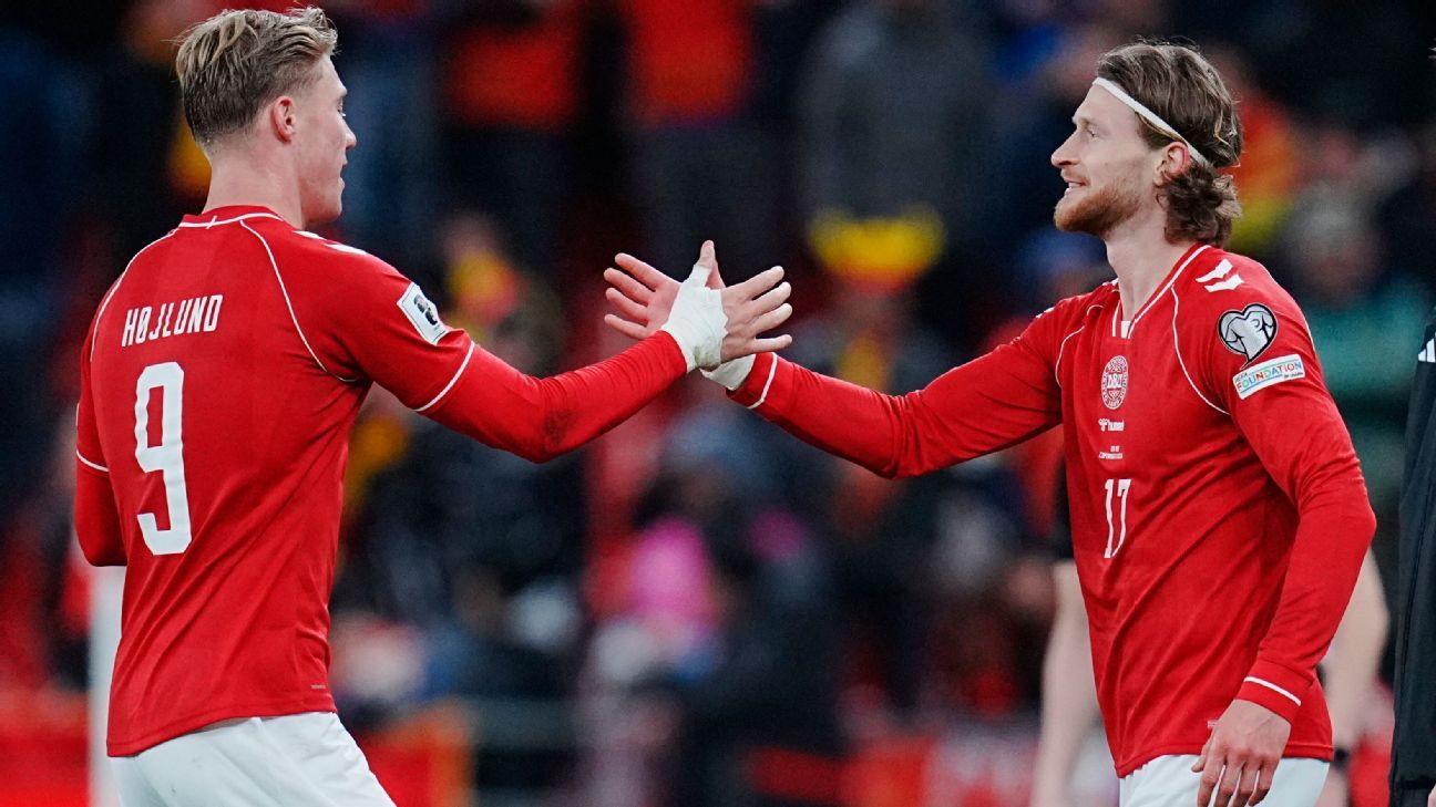 LIVE: Czechia vs Denmark, who will be Mexico’s rival?