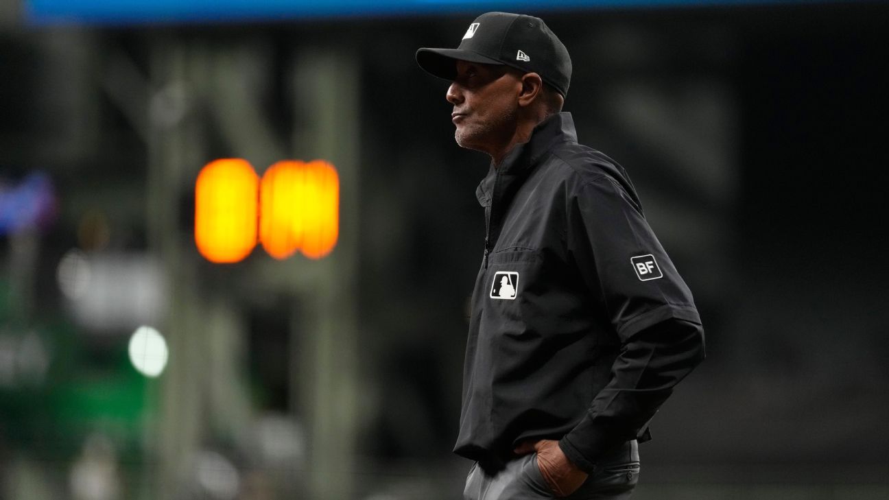 Ump Bucknor in spotlight again after missed call
