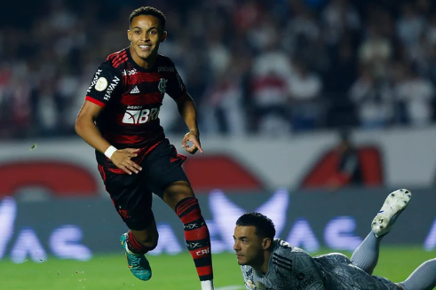 Clube europeu que tem Cristiano Ronaldo como sócio responde Flamengo por dívida: 'Será brincadeira?'