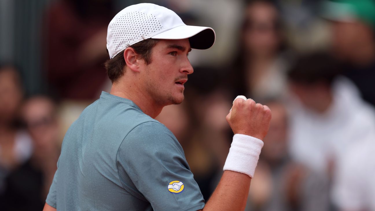 João Fonseca estreia com vitória fácil sobre Gabriel Diallo no Masters 1000 de Monte Carlo