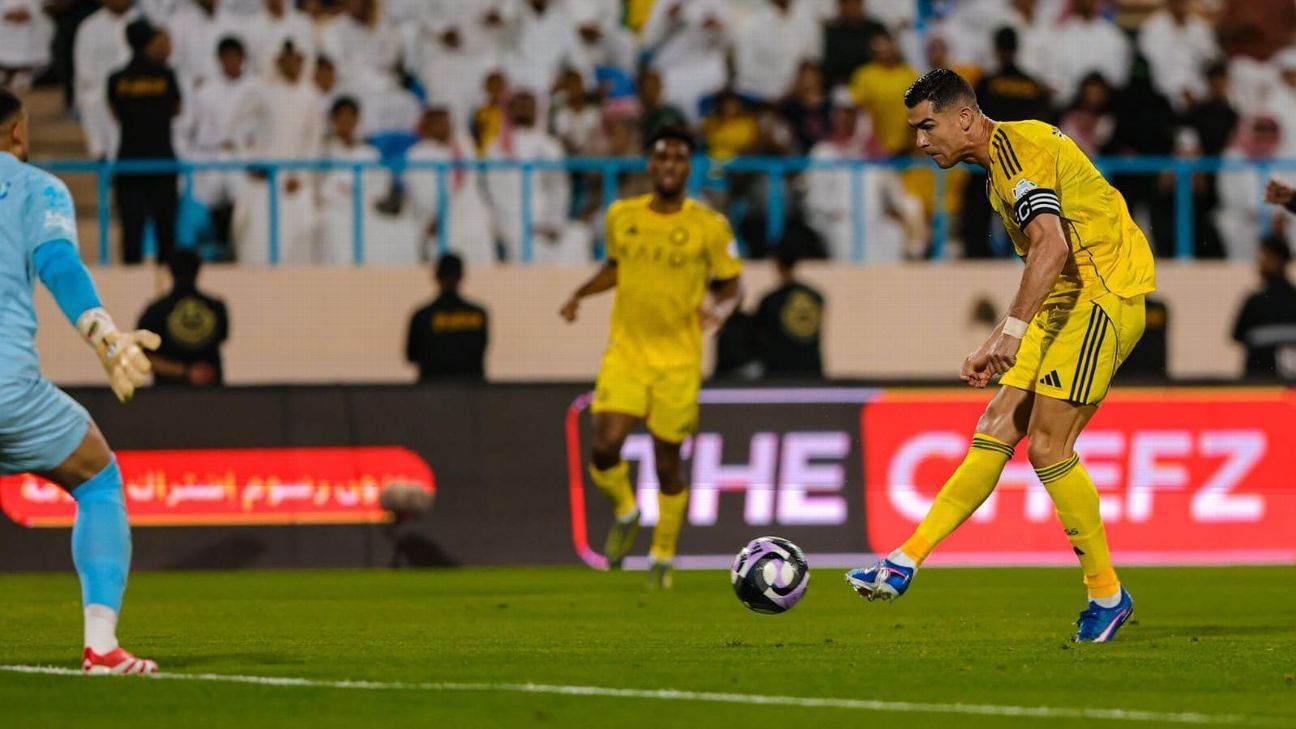 Cristiano Ronaldo scored in Al Okhdood vs. Al Nassr and is approaching 1000 goals
