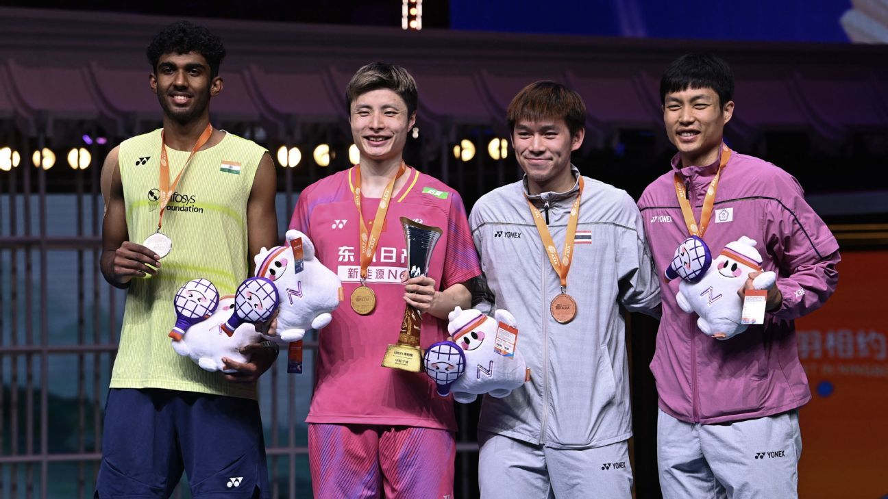 شي يو تشي يتغلب على أيوش شيتي بعرض مهيمن في نهائي بطولة آسيا لتنس الريشة 2026